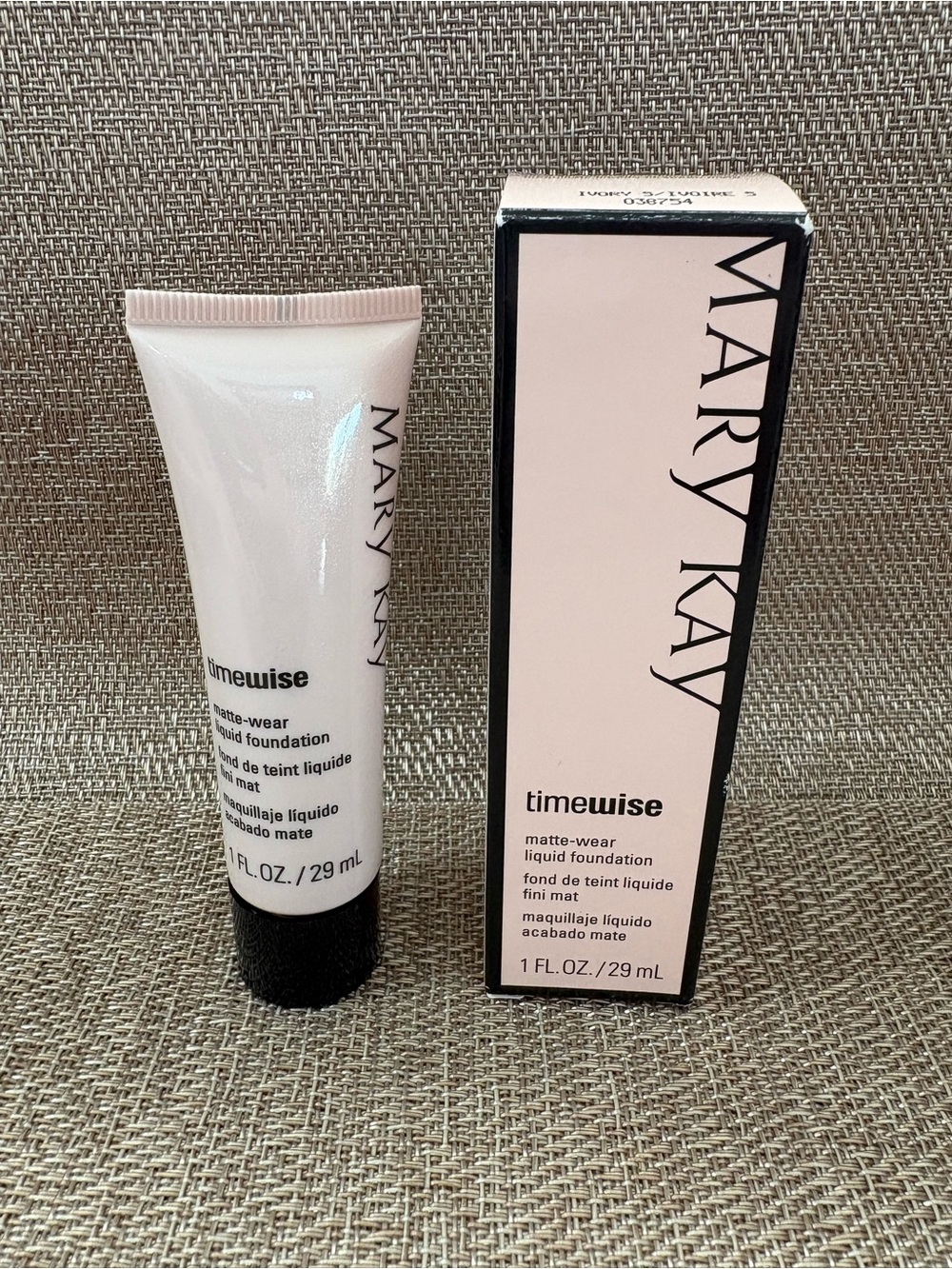 Mary Kay Timewise Matte-Wear Liquid Foundation Ivory 5 (038754) New In Box